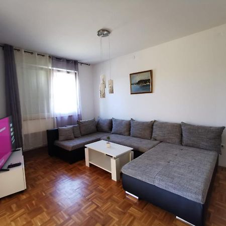 Apartament Omisalj Exterior photo