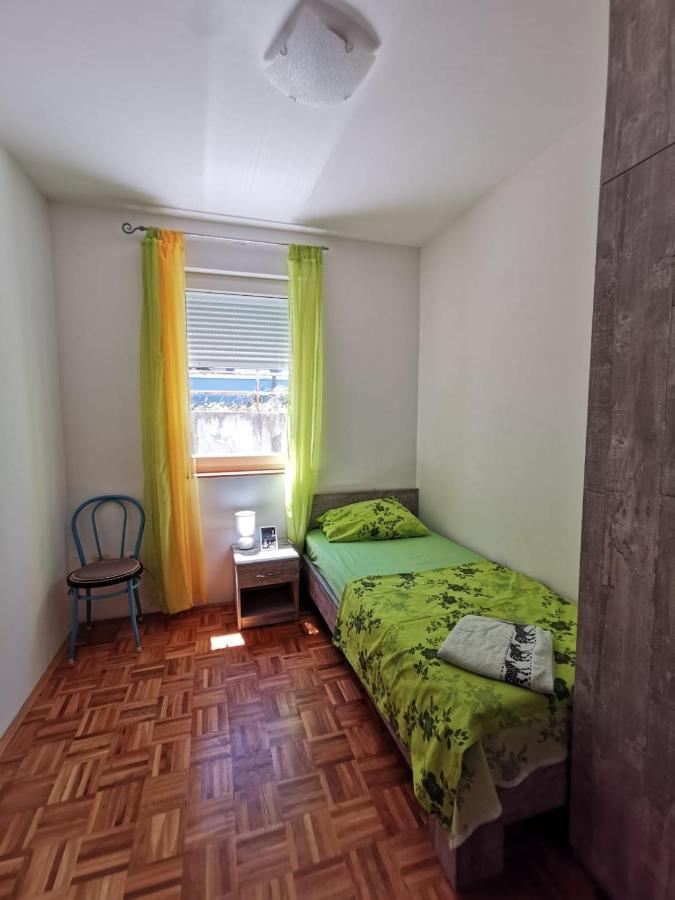 Apartament Omisalj Exterior photo